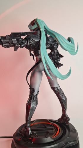 Rebecca Cyberpunk Em Resina 24cm - galeria 3