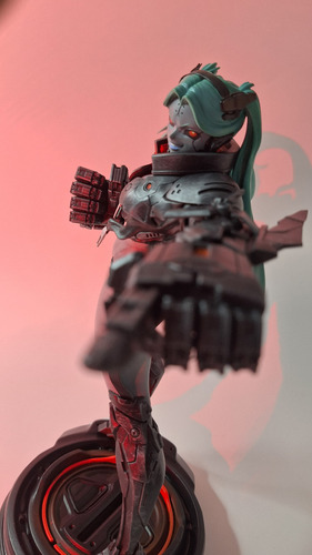 Rebecca Cyberpunk Em Resina 24cm - galeria 6
